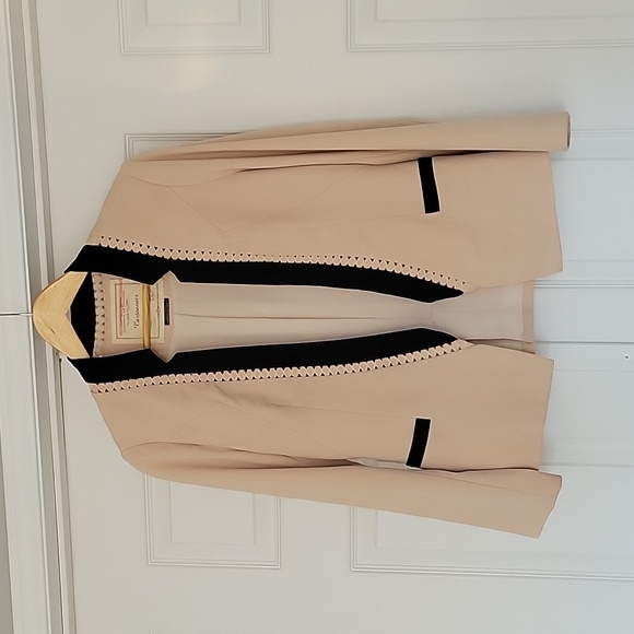 Aritzia Jackets & Blazers - Aritzia Cartonnier Cream Blazer w Black Detailing